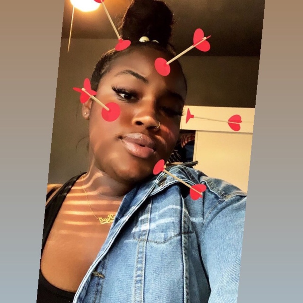 Meet your Posher, Larya
